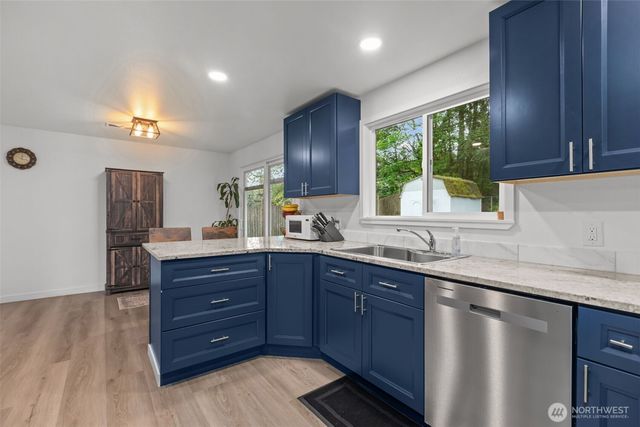 2335 SW 342nd Street, Federal Way, WA 98023