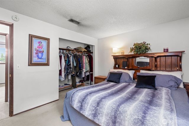 2335 SW 342nd Street, Federal Way, WA 98023