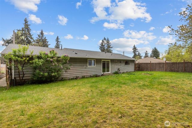 2335 SW 342nd Street, Federal Way, WA 98023