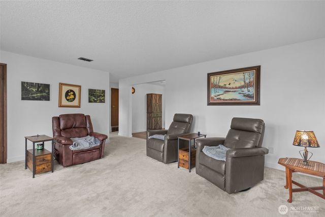 2335 SW 342nd Street, Federal Way, WA 98023