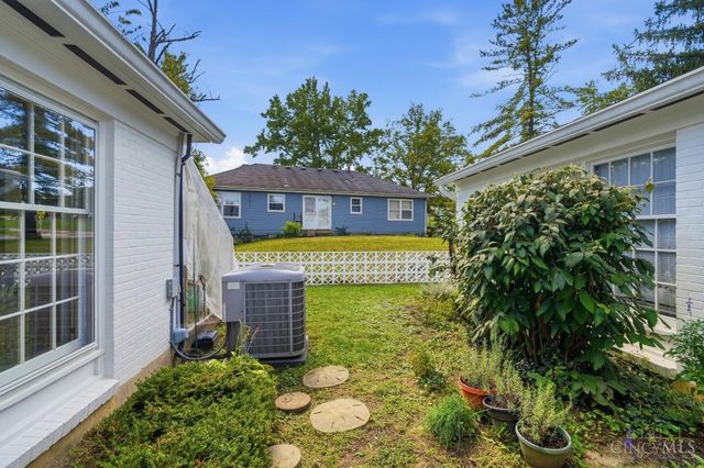 15 Fairway Court, Hamilton, OH 45013