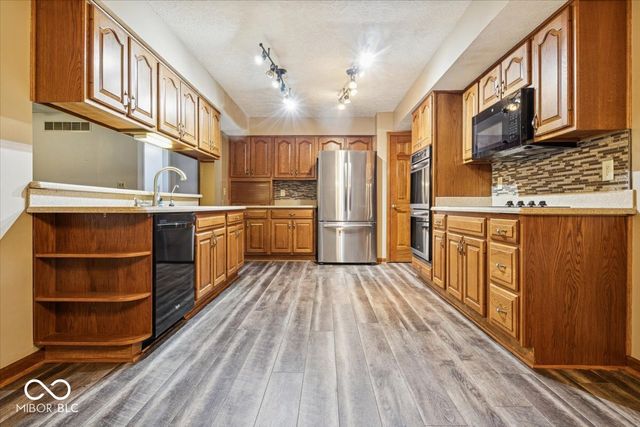 636 Bakeway Circle, Indianapolis, IN 46231