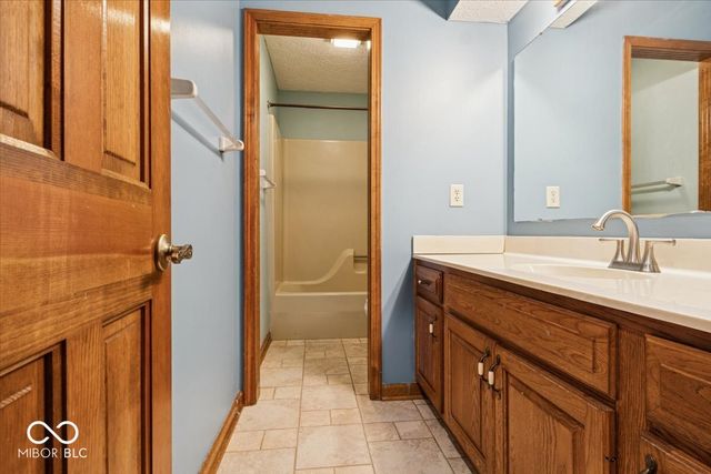 636 Bakeway Circle, Indianapolis, IN 46231