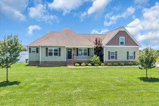 531 Richland Farms Dr, Manchester, TN 37355