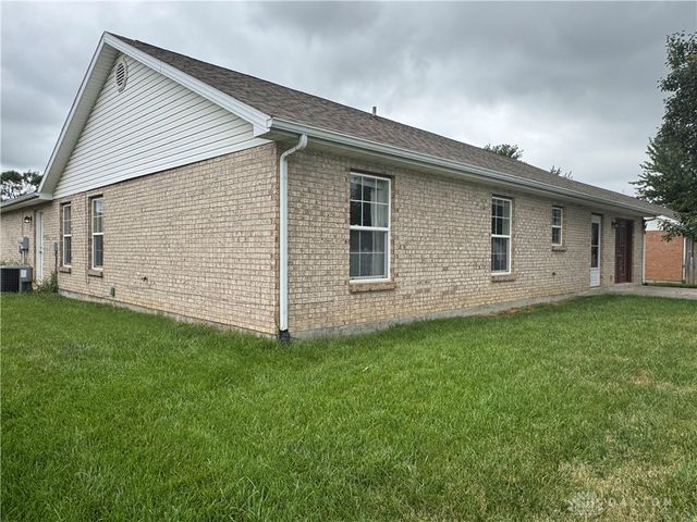 110 Brooke Woode Drive, Brookville, OH 45309