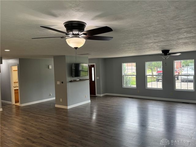 110 Brooke Woode Drive, Brookville, OH 45309