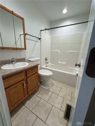 110 Brooke Woode Drive, Brookville, OH 45309