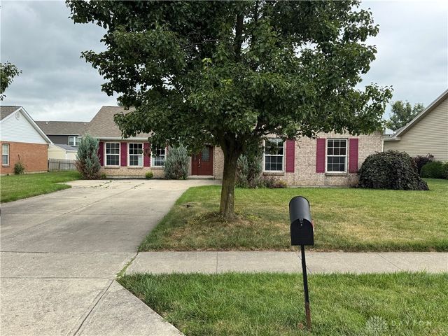 110 Brooke Woode Drive, Brookville, OH 45309
