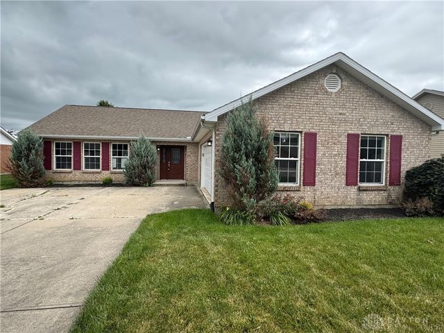 110 Brooke Woode Drive, Brookville, OH 45309