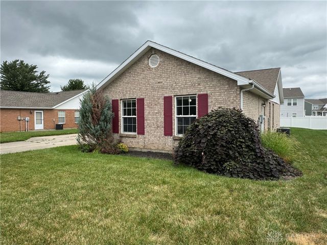 110 Brooke Woode Drive, Brookville, OH 45309