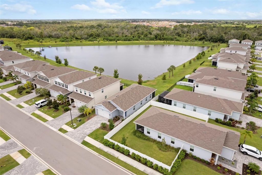 Image 30 of property listing at 14008 CRIMSON AVENUE, Bradenton, FL 34211
