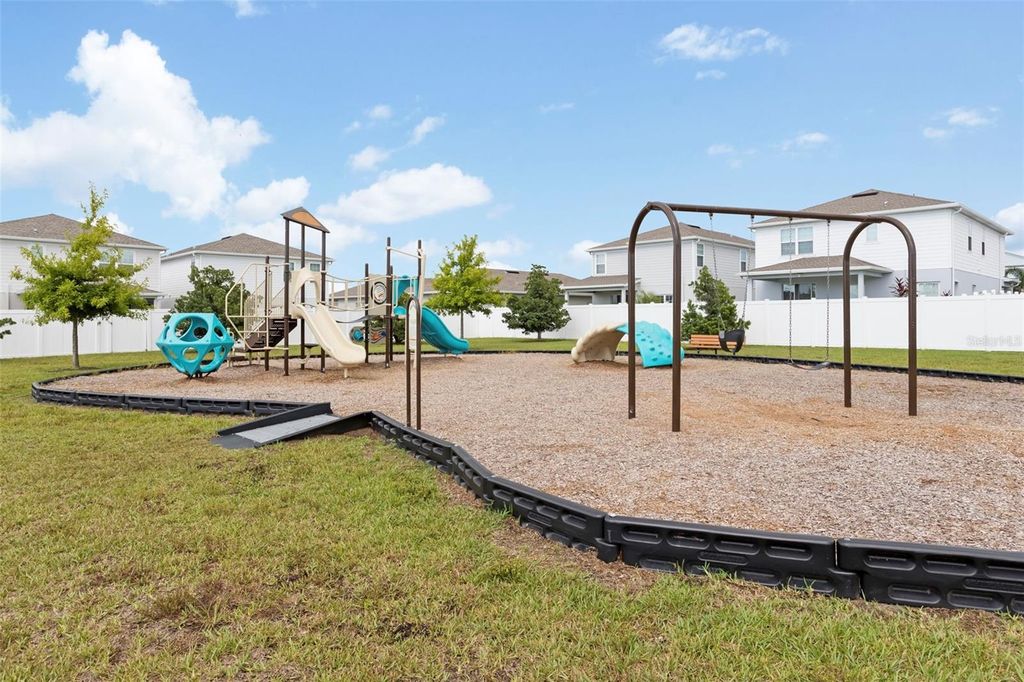 Image 32 of property listing at 14008 CRIMSON AVENUE, Bradenton, FL 34211