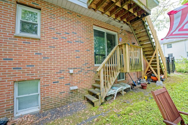 90 Winnie Street, Albany, NY 12208