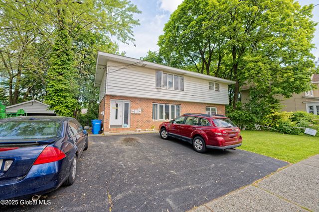 90 Winnie Street, Albany, NY 12208
