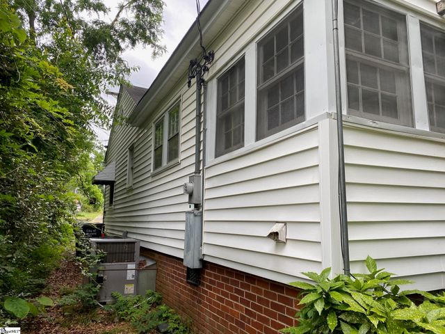 302 Jones Street, Laurens, SC 29360