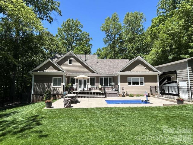 8152 Deep Water Lane, Denver, NC 28037