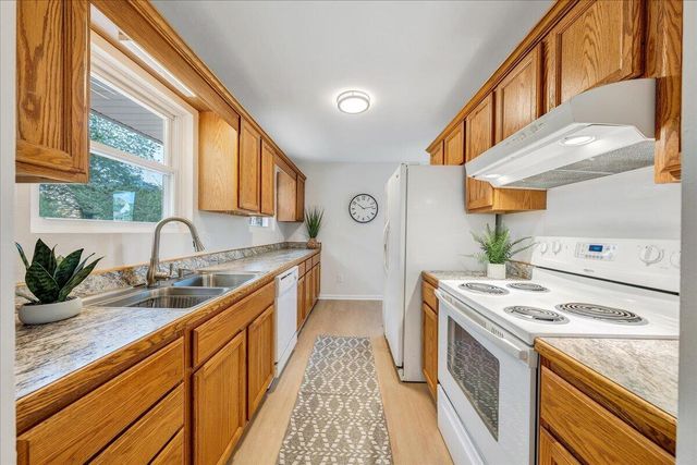 5433 Lamplighter DR, Roanoke, VA 24019