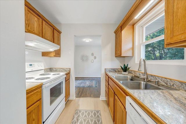 5433 Lamplighter DR, Roanoke, VA 24019