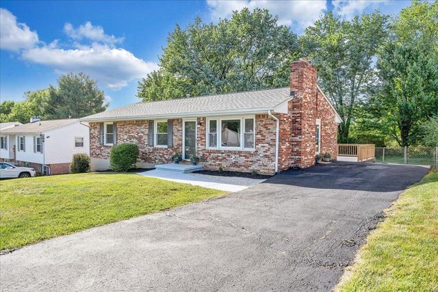 5433 Lamplighter DR, Roanoke, VA 24019