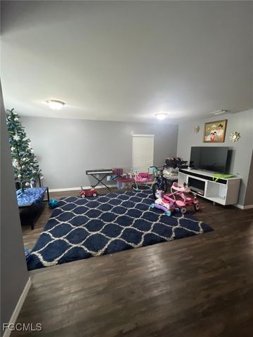 722 Arundel CIR, Fort Myers, FL 33913