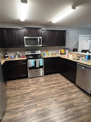 722 Arundel CIR, Fort Myers, FL 33913