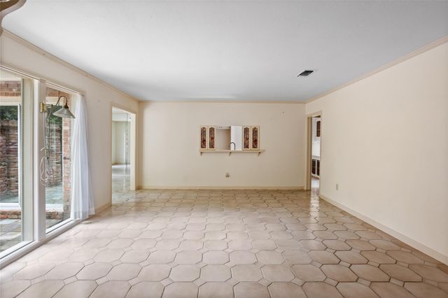 1216 Oak Hollow Drive, Dickinson, TX 77539