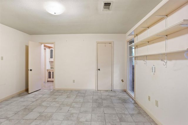 1216 Oak Hollow Drive, Dickinson, TX 77539