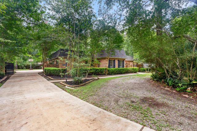 1216 Oak Hollow Drive, Dickinson, TX 77539