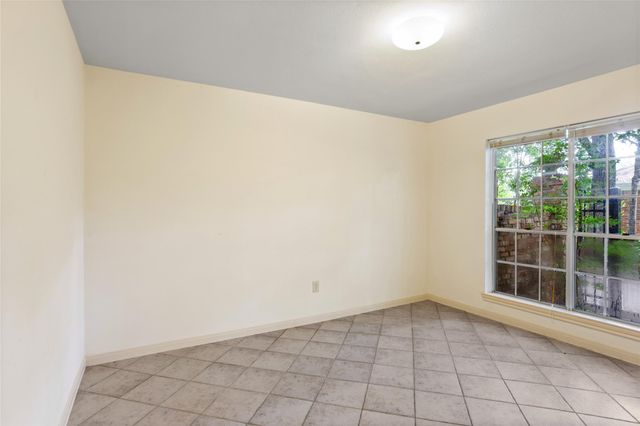 1216 Oak Hollow Drive, Dickinson, TX 77539