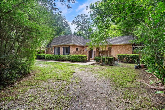 1216 Oak Hollow Drive, Dickinson, TX 77539