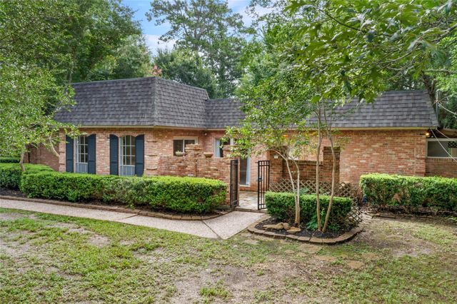 1216 Oak Hollow Drive, Dickinson, TX 77539