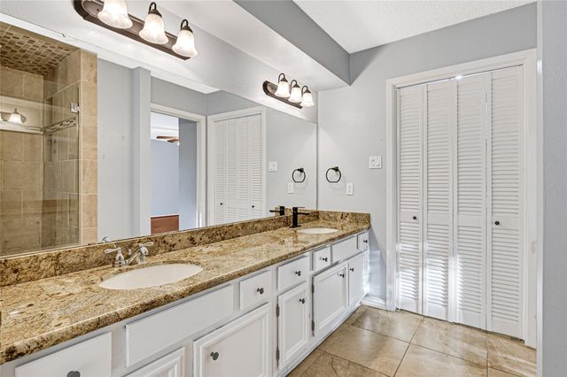 2106 White Feather Trail, Crosby, TX 77532