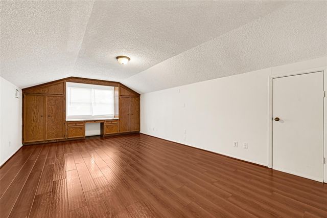 2106 White Feather Trail, Crosby, TX 77532