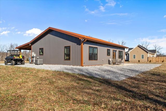 119 Howard Rd, White Bluff, TN 37187