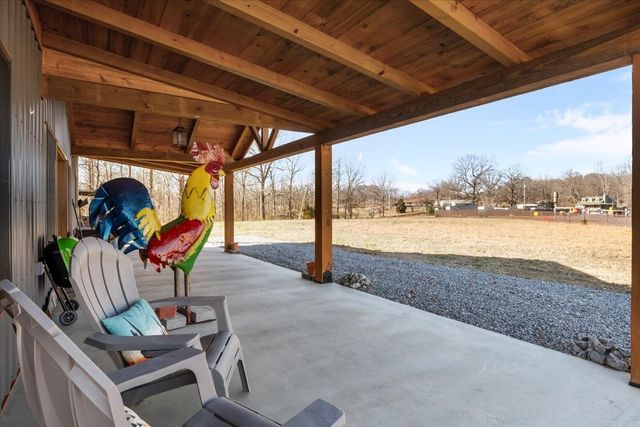 119 Howard Rd, White Bluff, TN 37187