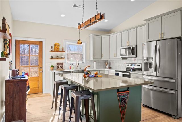 119 Howard Rd, White Bluff, TN 37187