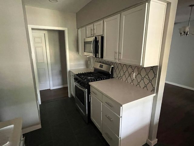 3250 Highland Woods Circle, Dallas, TX 75241
