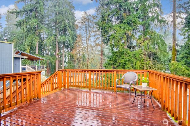 19206 54th Street E, Lake Tapps, WA 98391
