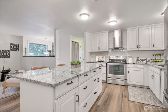 19206 54th Street E, Lake Tapps, WA 98391