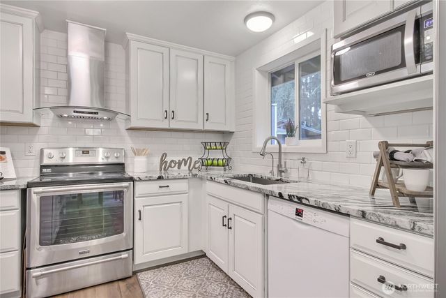 19206 54th Street E, Lake Tapps, WA 98391