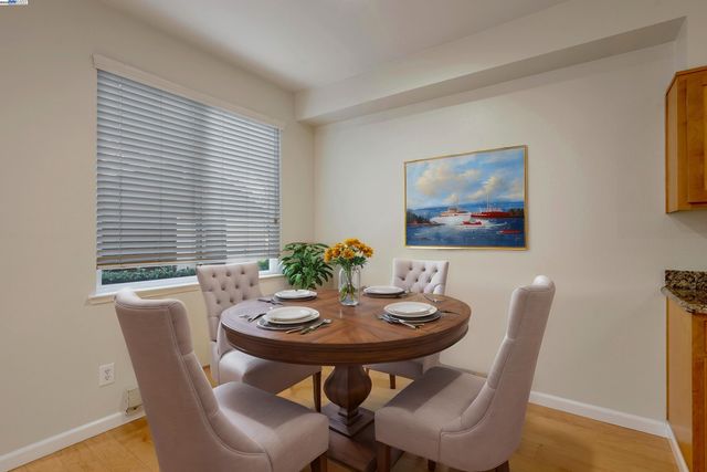 59 Marina Lakes Dr, Richmond, CA 94804