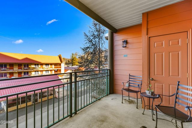 215 Woliss Lane, Gatlinburg, TN 37738