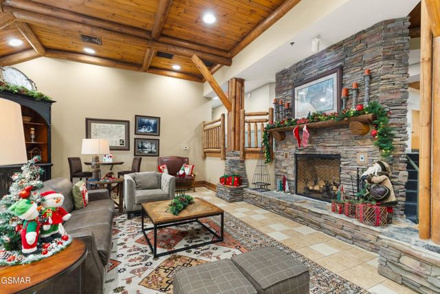 215 Woliss Lane, Gatlinburg, TN 37738