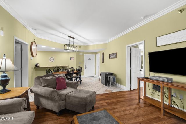 215 Woliss Lane, Gatlinburg, TN 37738