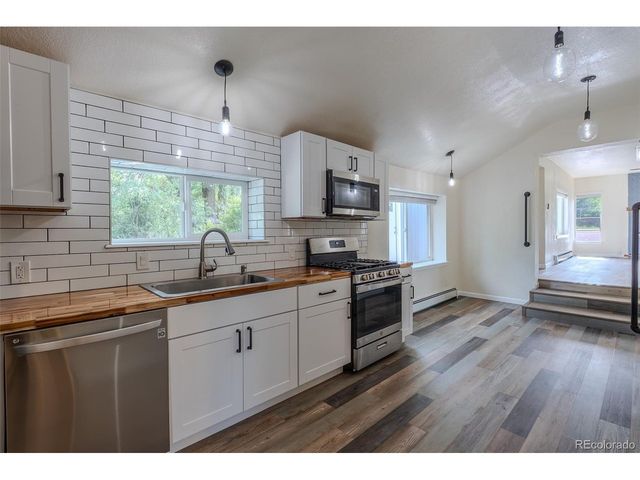 830 S Harlan St, Lakewood, CO 80226