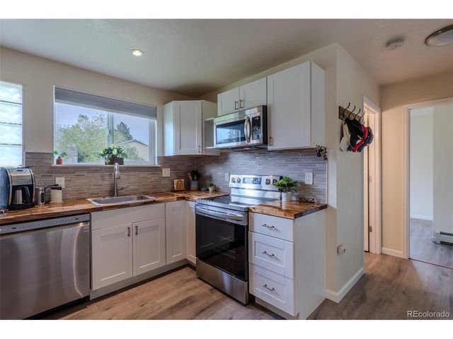 830 S Harlan St, Lakewood, CO 80226