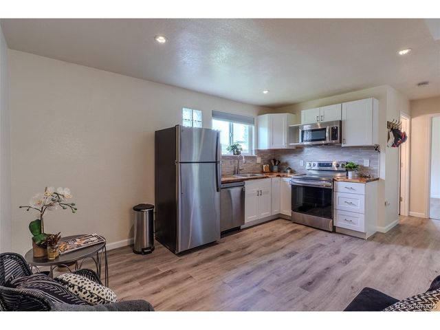830 S Harlan St, Lakewood, CO 80226