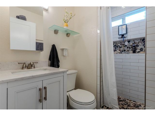 830 S Harlan St, Lakewood, CO 80226