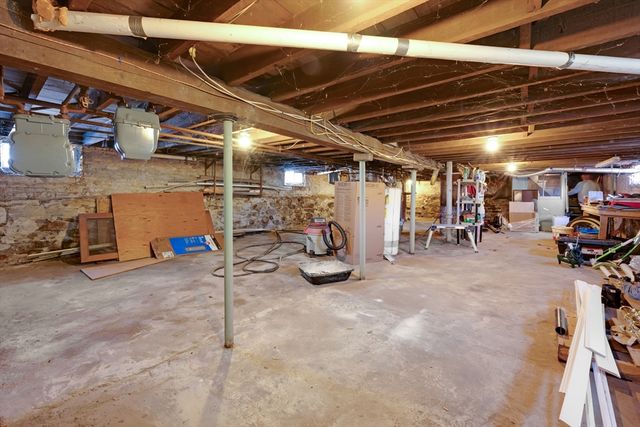 14 Mendon St, Worcester, MA 01604