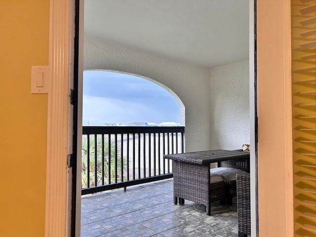 7453 Sunset Harbor Drive APT 2-303, Navarre, FL 32566